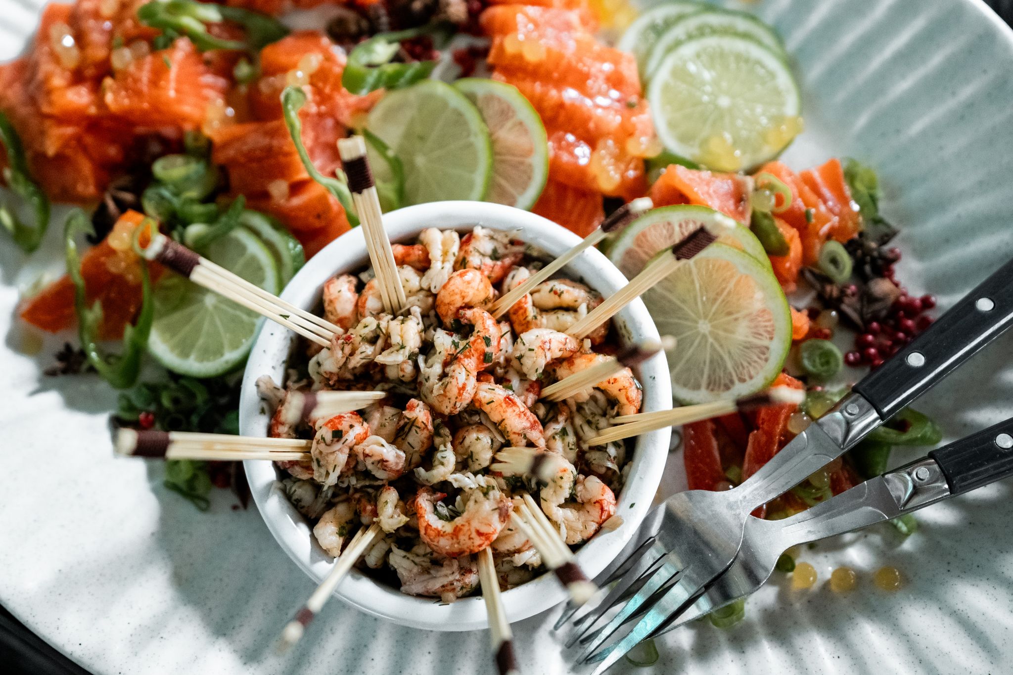 Assiette de fruits de mer et saumon frais – LAKE Montagnes
