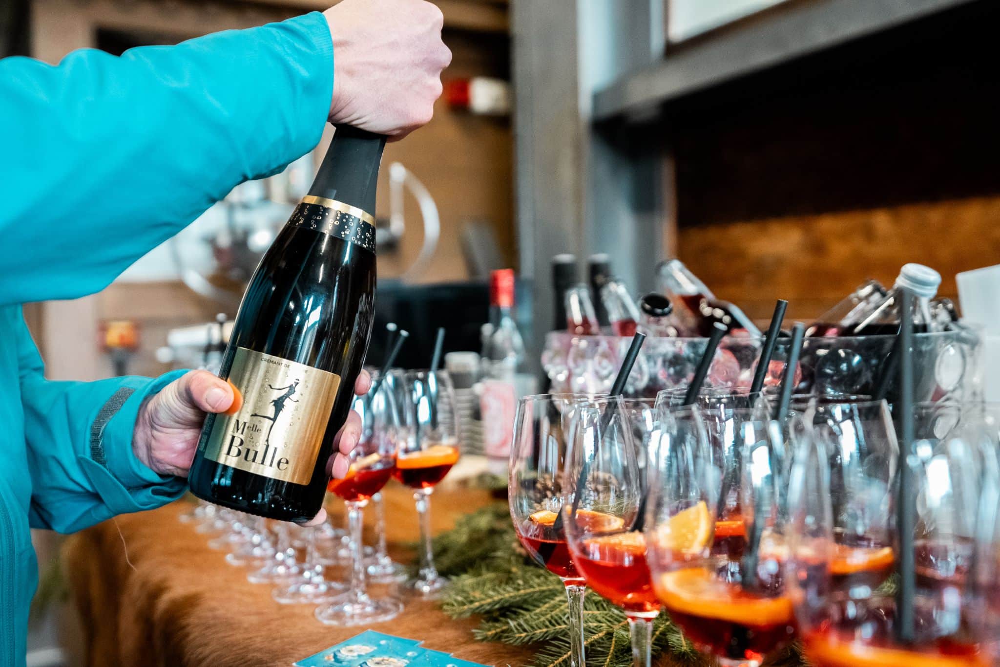 Buffet de boissons et cocktails variés à Lake Montagnes