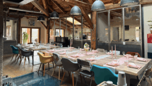 Une salle modulable pour vos repas, réunions et soirées d’entreprise