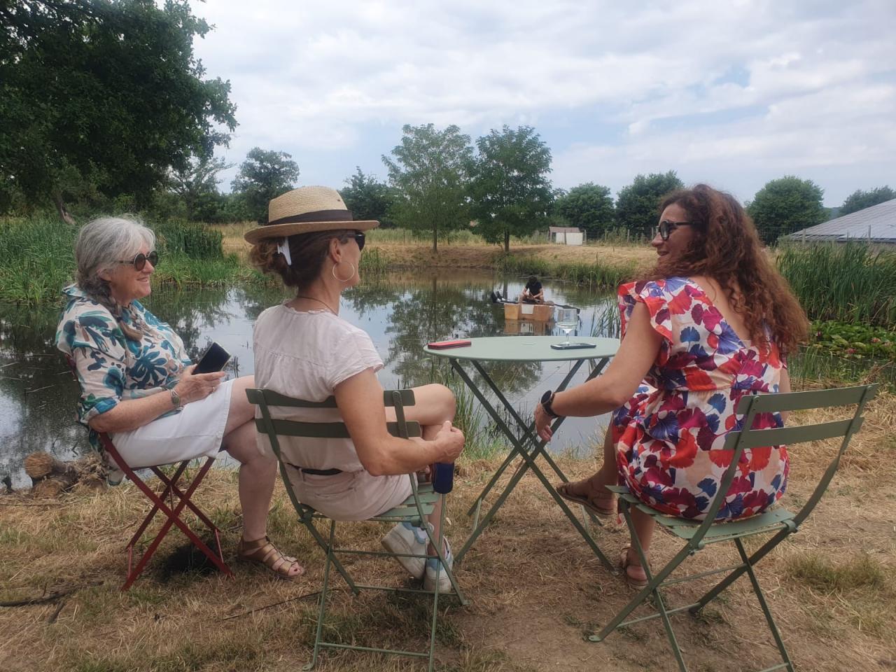 Moment de détente en bord d’étang à BG Connexion