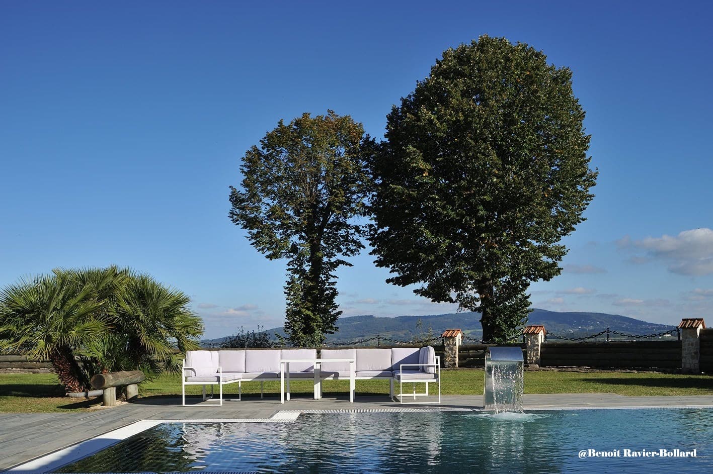 Piscine et parc – Le Clos Doré