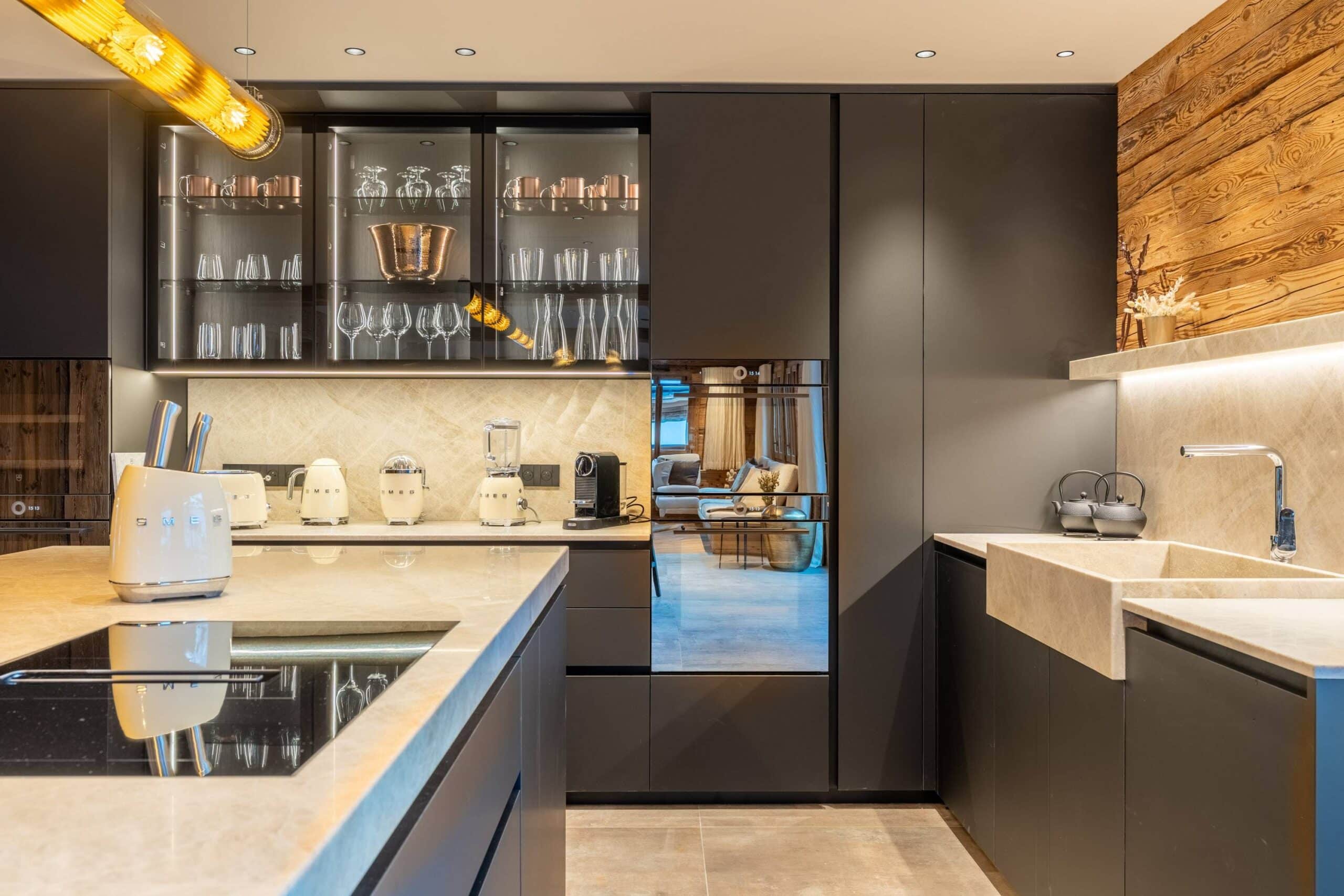 Cuisine contemporaine équipée – Les Demoiselles Jacquanes