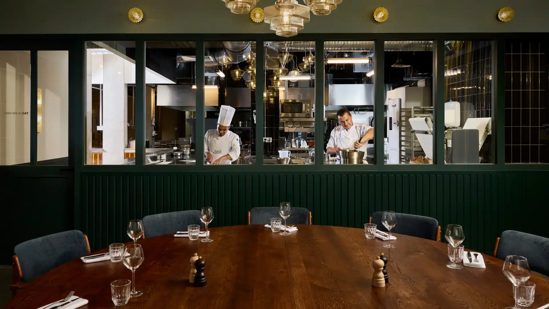 Salle de restaurant chic au Grand Mess Clermont-Ferrand