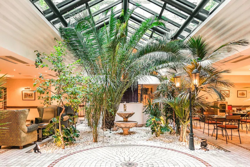 Verrière végétalisée de la Villa Beaumarchais pour événements professionnels