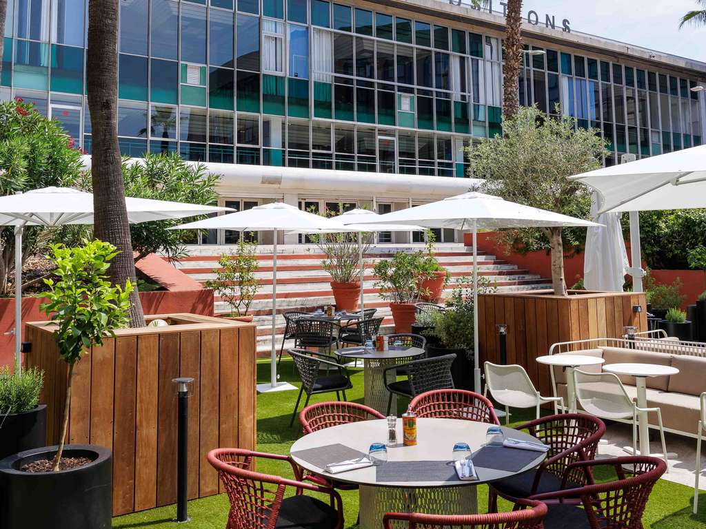 Terrasse extérieure du Novotel Nice Centre Vieux Nice