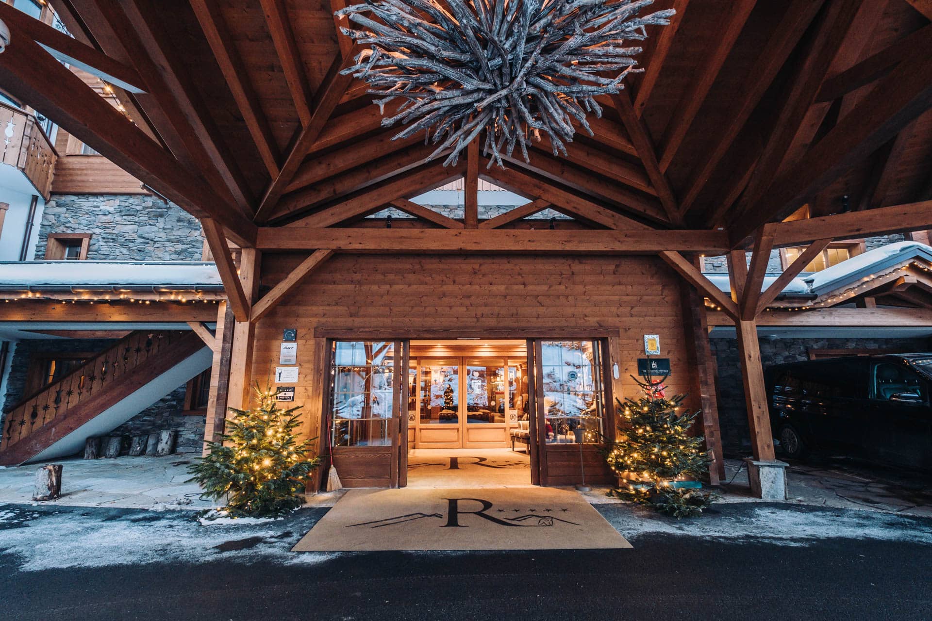 hall d'accueil Chalet RoyalP Hotel & Spa ambiance chalet