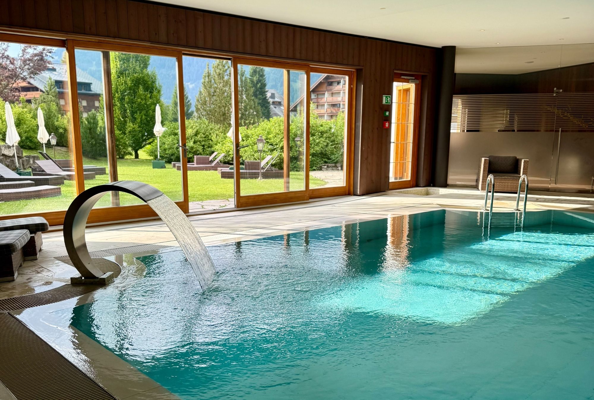 piscine intérieure Chalet RoyalP Hotel & Spa