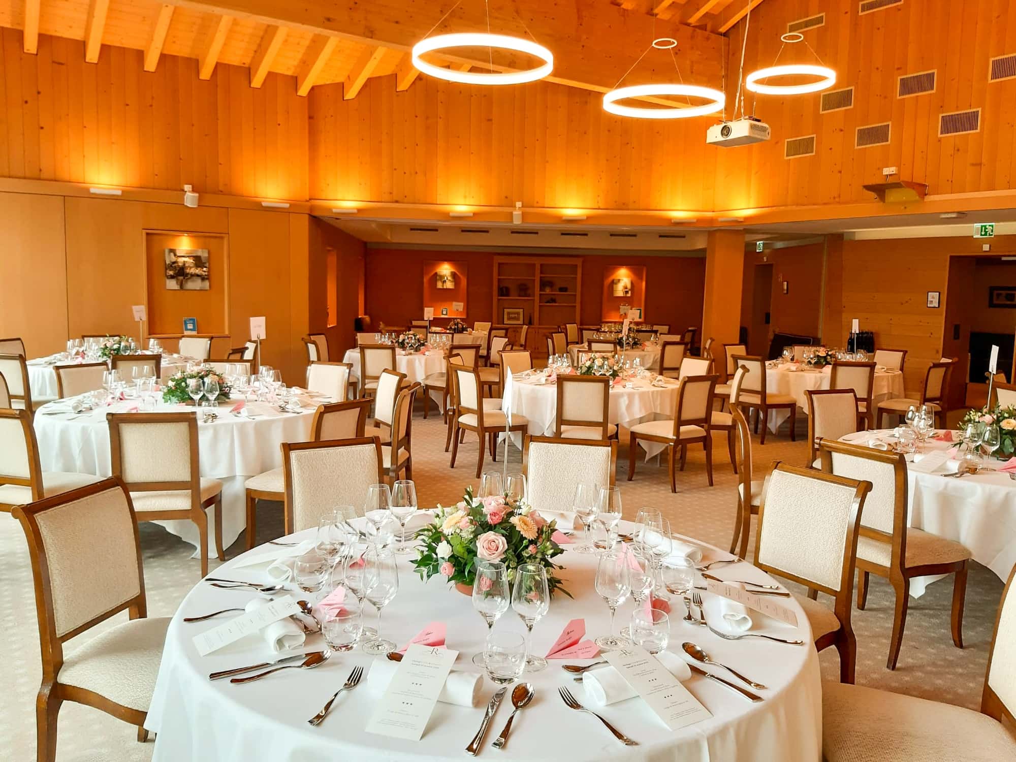 salle de réception Chalet RoyalP Hotel & Spa repas événement