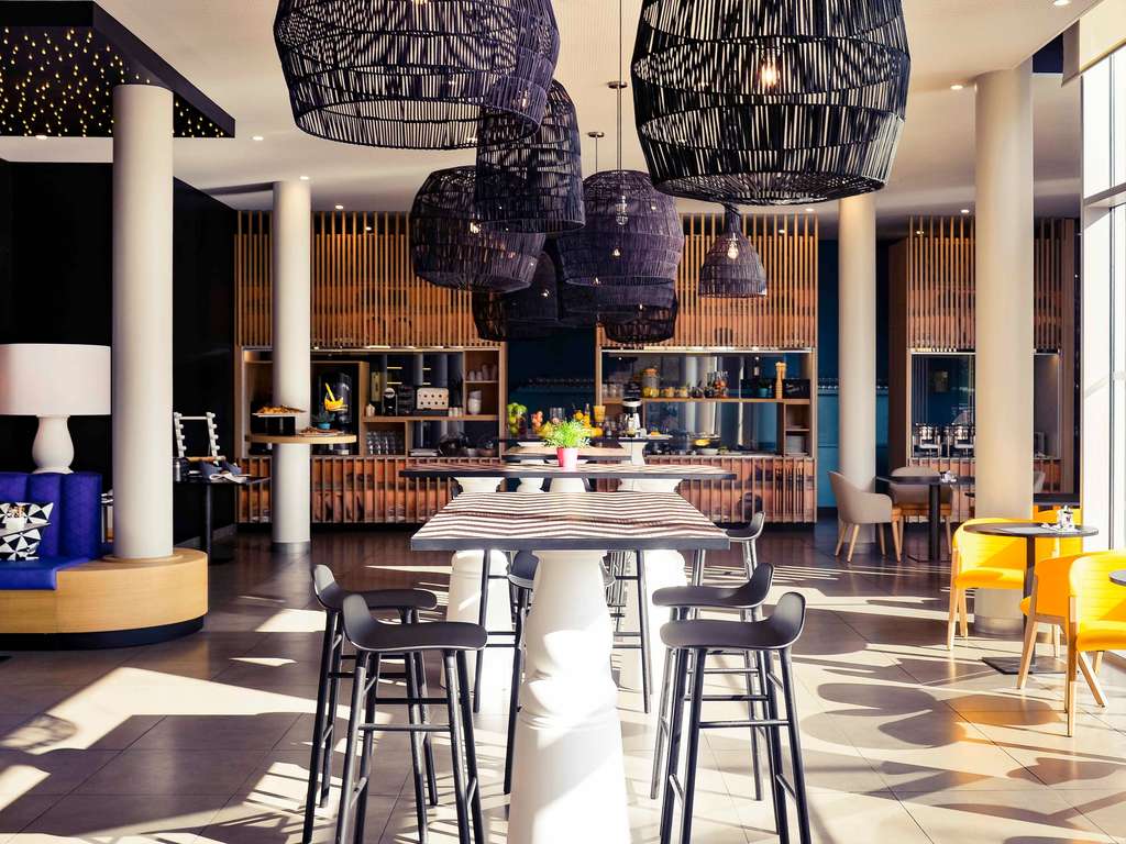 Bar contemporain du Mercure Lyon Genas Eurexpo