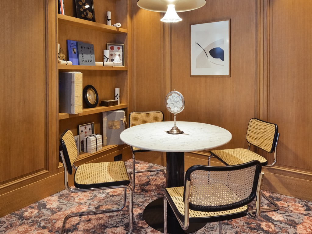 Salon cosy du Mercure Paris Gare de Lyon Opéra Bastille