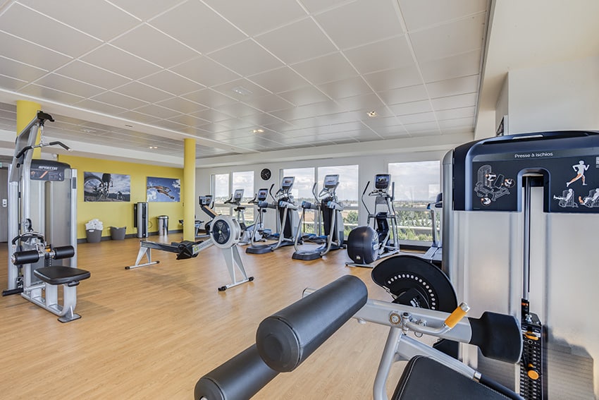 Salle de sport équipée au Spark by Hilton Lyon Eurexpo