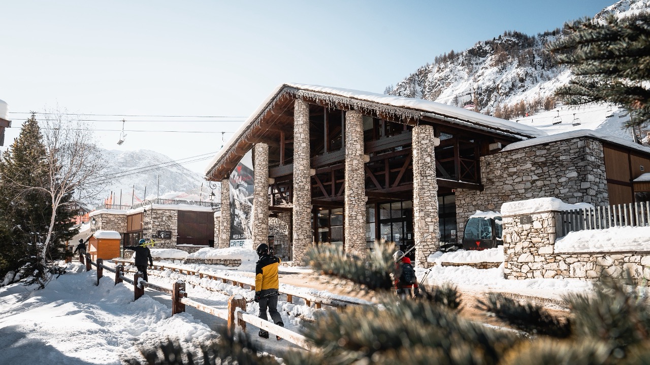 Chalet enneigé à Val d’Isère pour séjour et événement d’entreprise
