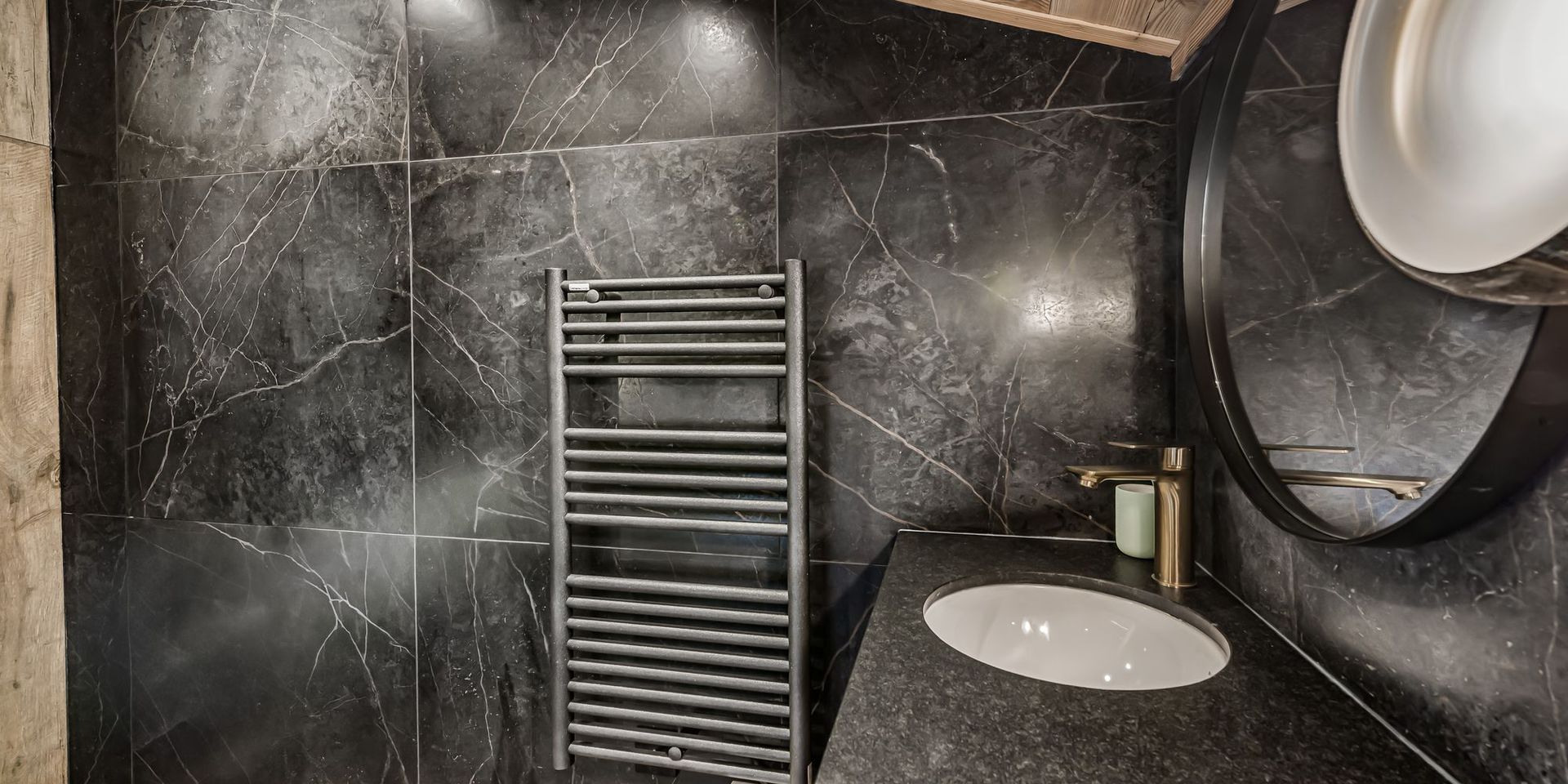 Salle de bain moderne et élégante Chalet Riva