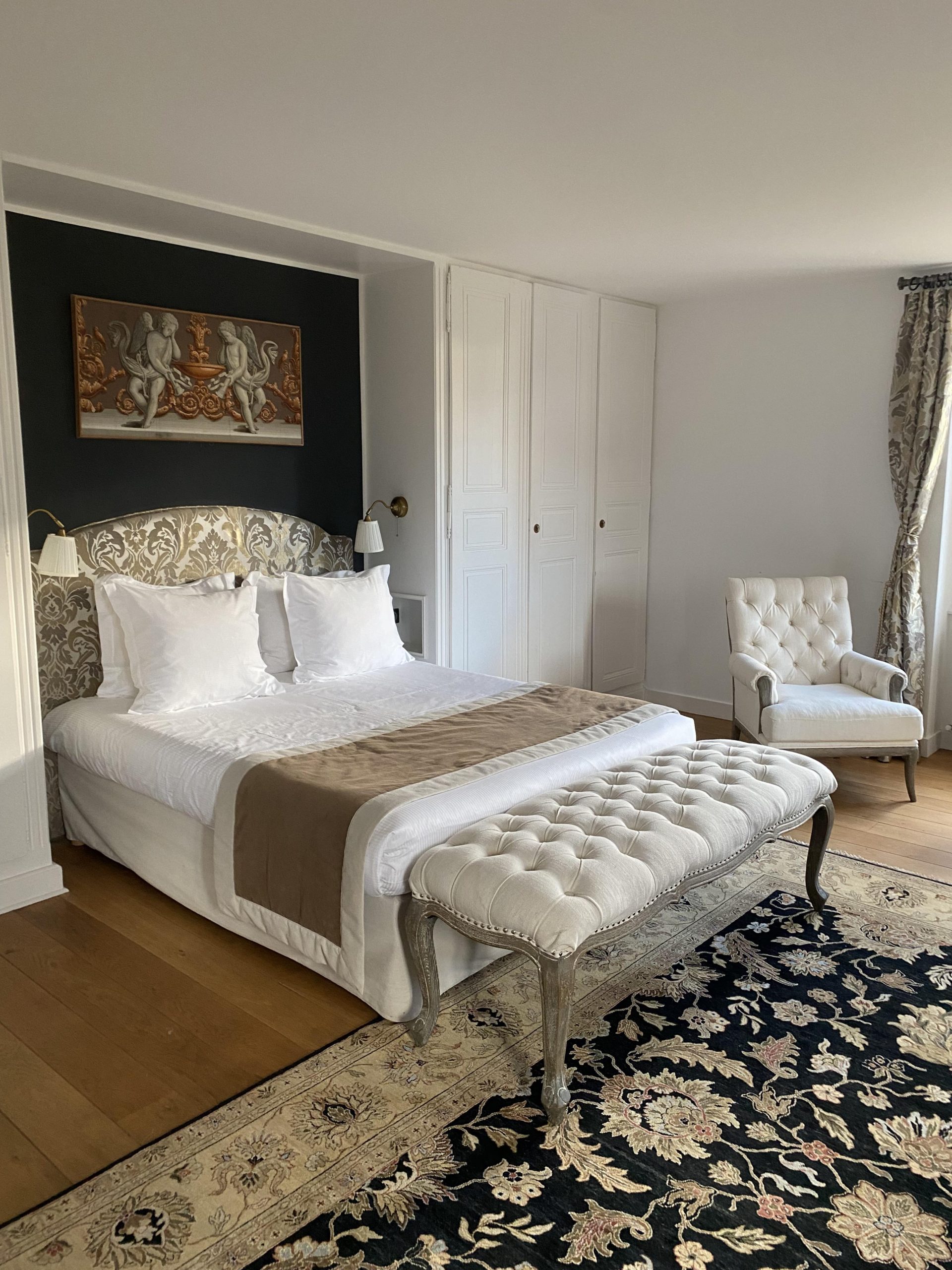 Chambre élégante du Domaine Morgon La Javernière