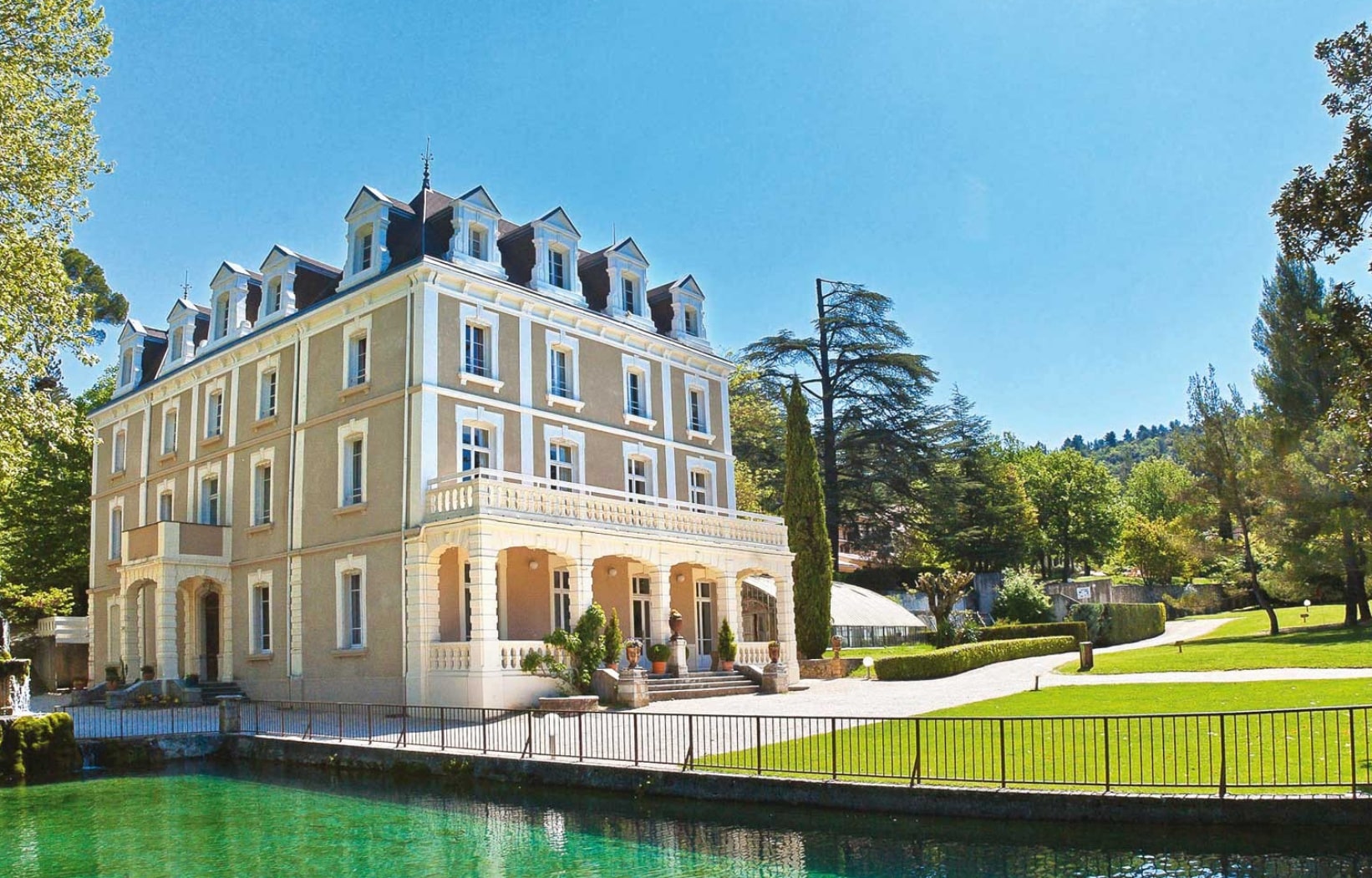 Chateau parc domaine séminaires vacances bleues événements laval