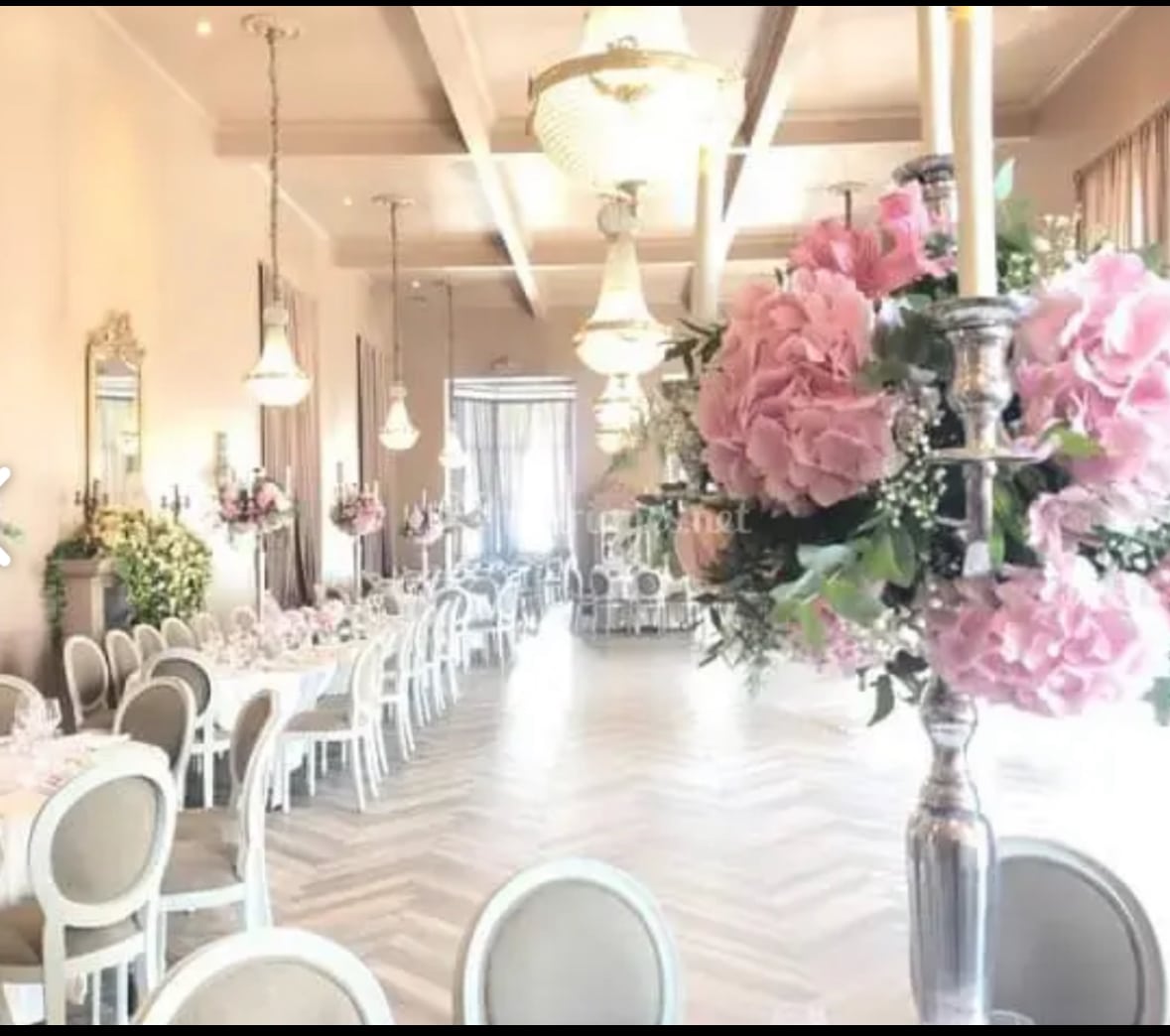 Salle événementielle décorée Château de Chazelles