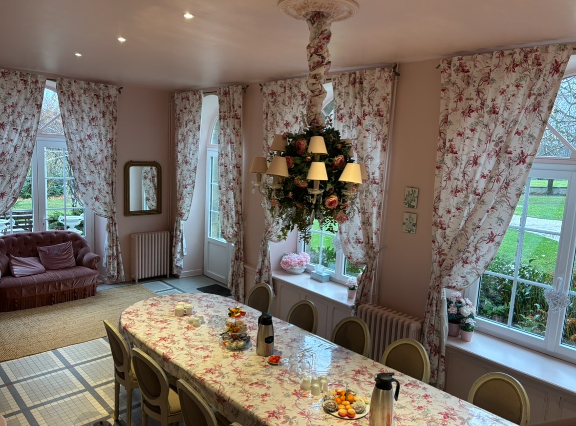 Table dressée événement Château de Chazelles