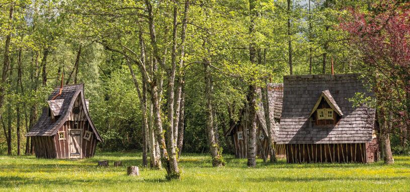 Cabanes en bois nichées au cœur de la forêt aux Lodges du Lac