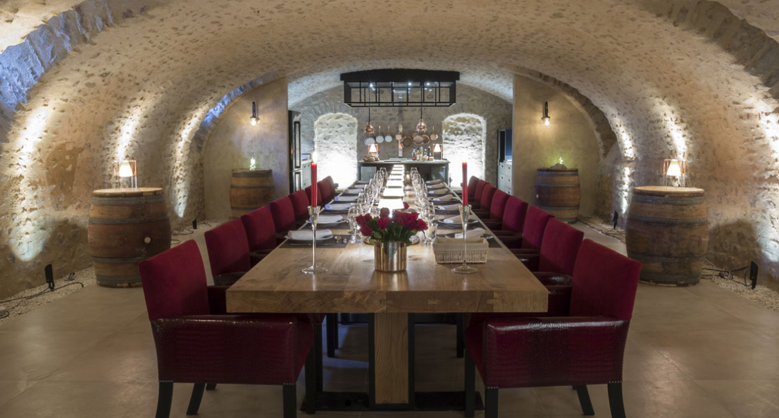 Salle à manger voûtée du Domaine Morgon La Javernière