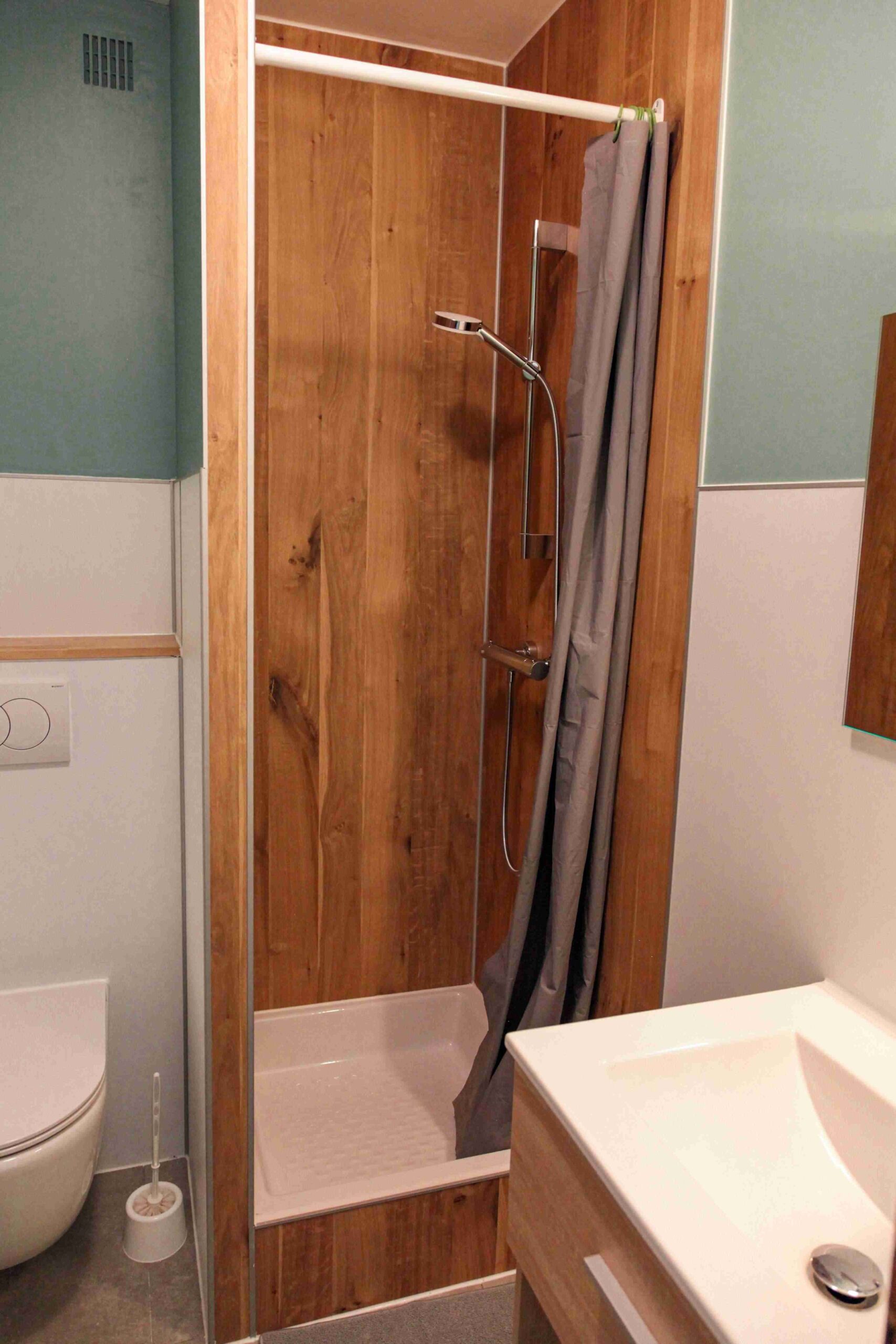 Salle de bain du Chalet Le Sauvageon en montagne