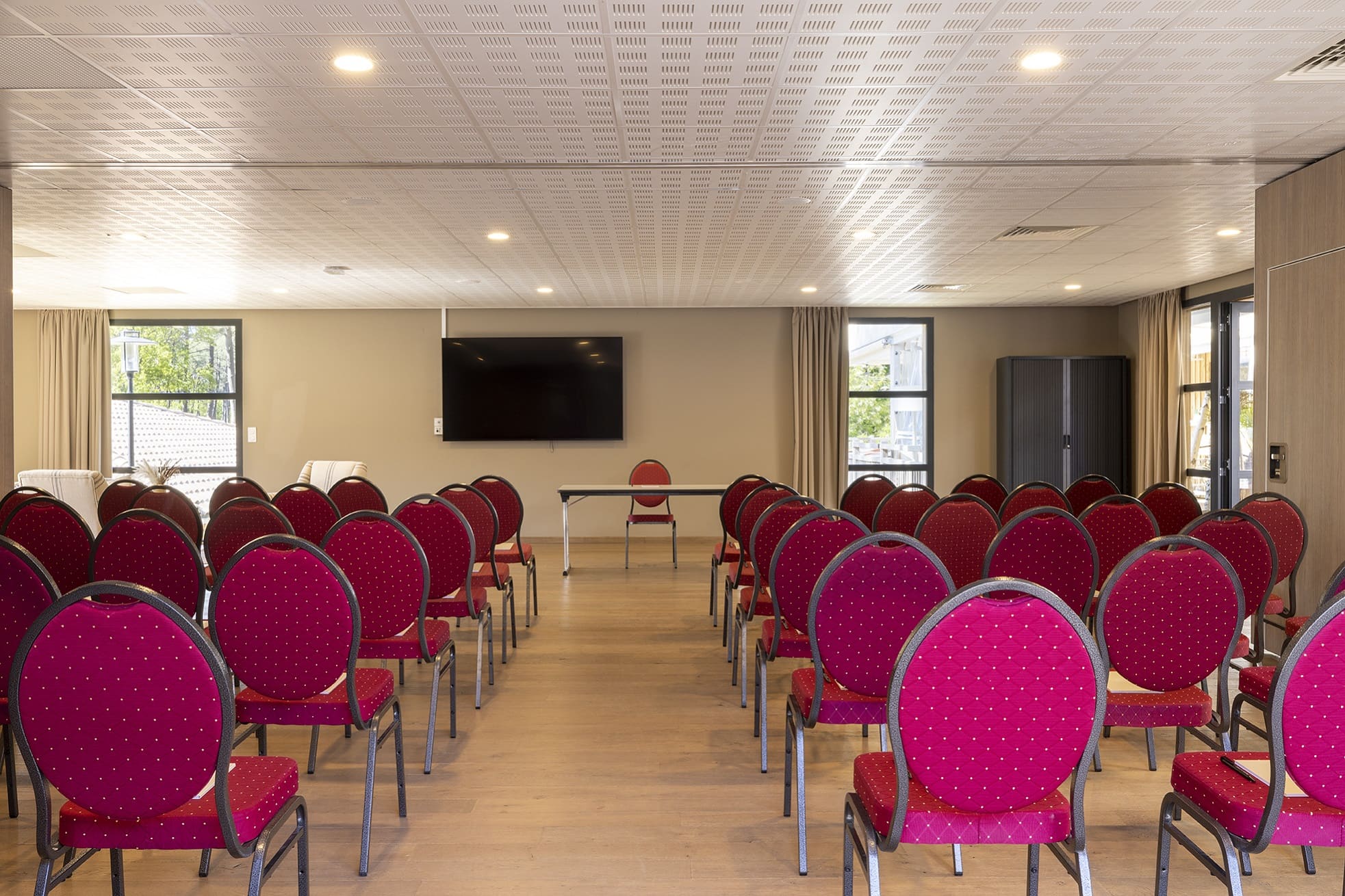 Salle de réunion en configuration théâtre au Domaine du Ferret