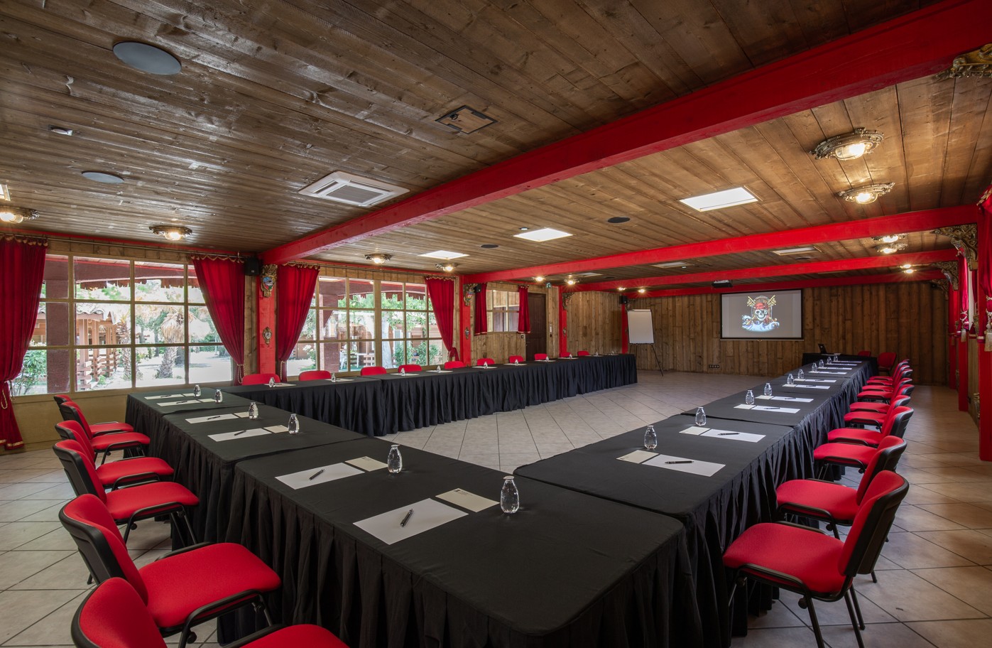 Salle de réunion et séminaire du Pirates World Village Club au Cap d’Agde