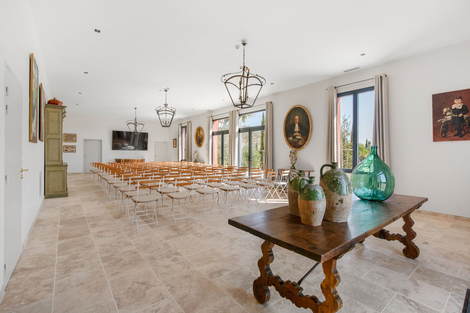 Salle de réception décoration élégante château Hermitage de Combas