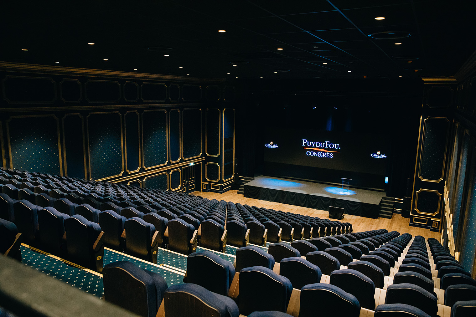 Le Théâtre Molière, Puy du Fou Congrès et son Salon Lully