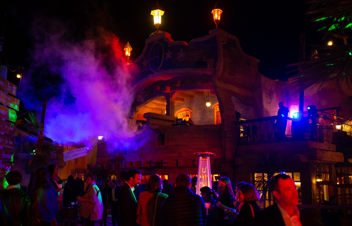 Spectacle et animations nocturnes au Pirates World Village Club Cap d’Agde