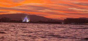 Vivez la magie d’un sunset en mer entre collègues, entre adrénaline et détente.