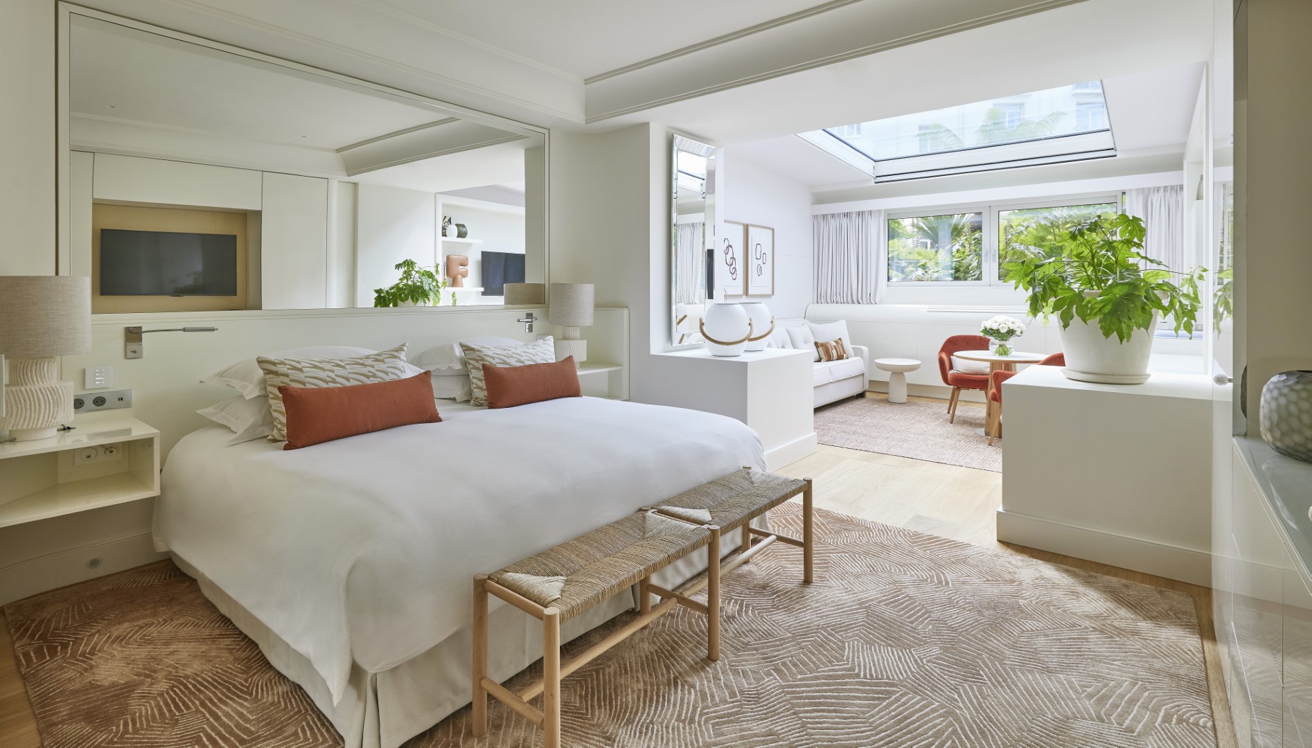 Suite avec salon et verrière à l’Hôtel Martinez Cannes