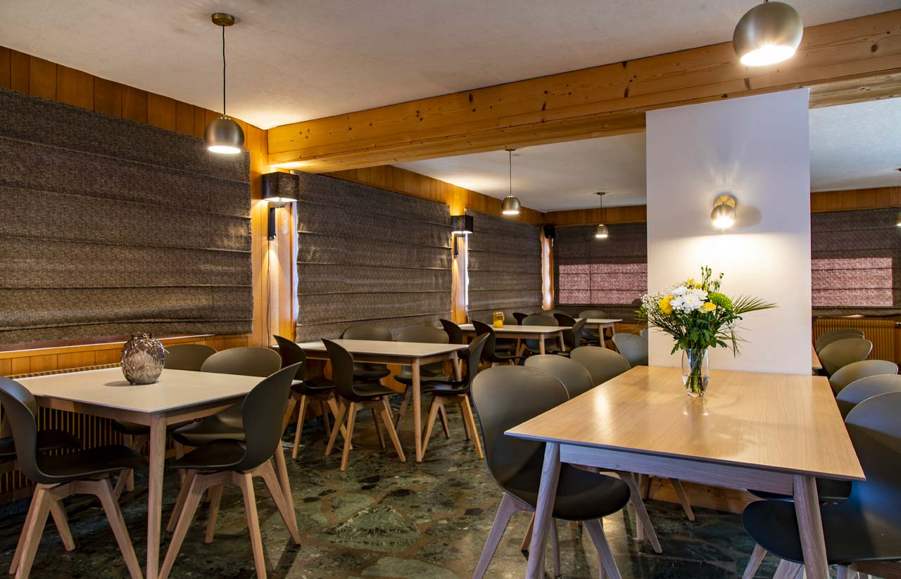 Salle de restaurant du Chalet les Rhodos