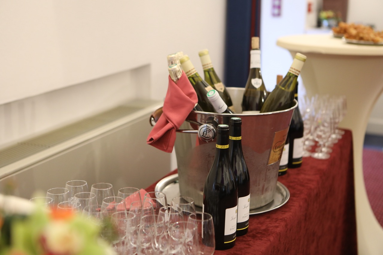 Buffet de vins pour événement à l’Hôtel Le Cep à Beaune