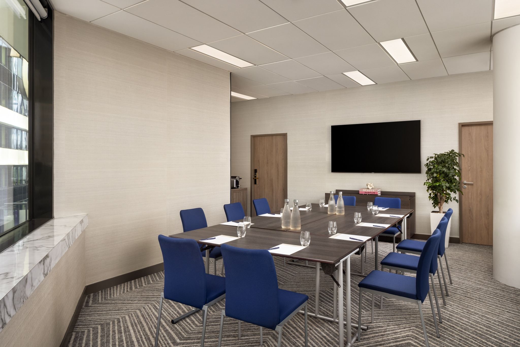 Salle pour réunion en petit comité au Sheraton Nice