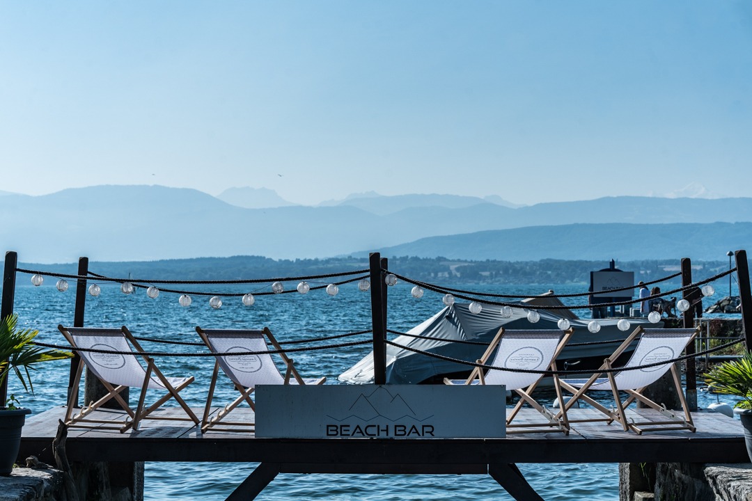 Terrasse sur le lac Léman à l’Hôtel La Barcarolle