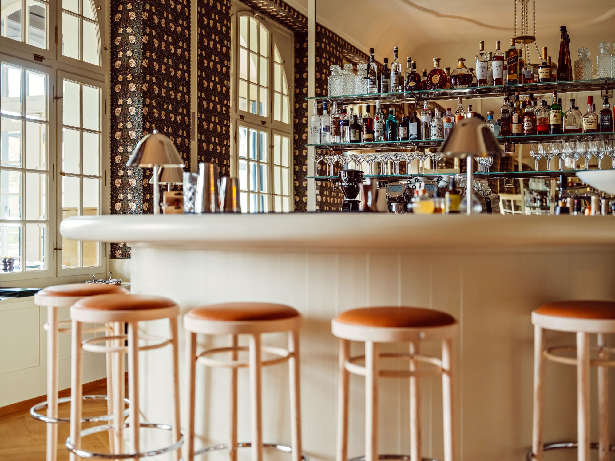 bar Belvédère Wengen ambiance chaleureuse