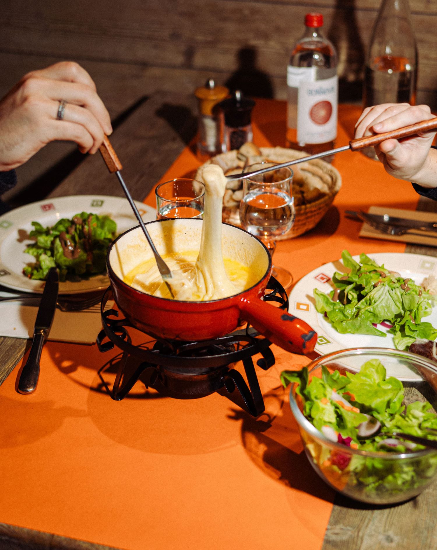 Dîner fondue savoyarde à l’hôtel Le Val Thorens