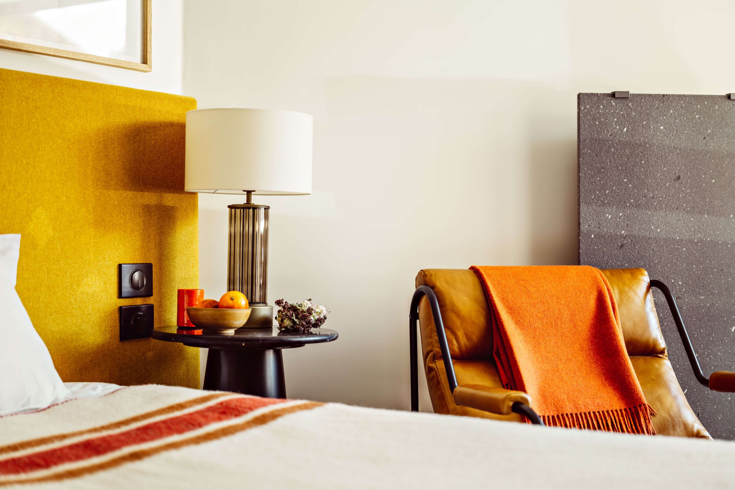 Chambre au design chaleureux et coloré à l’hôtel Le Val Thorens