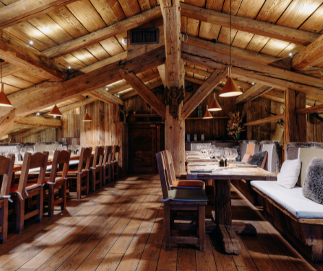 Grande salle de restauration en bois massif