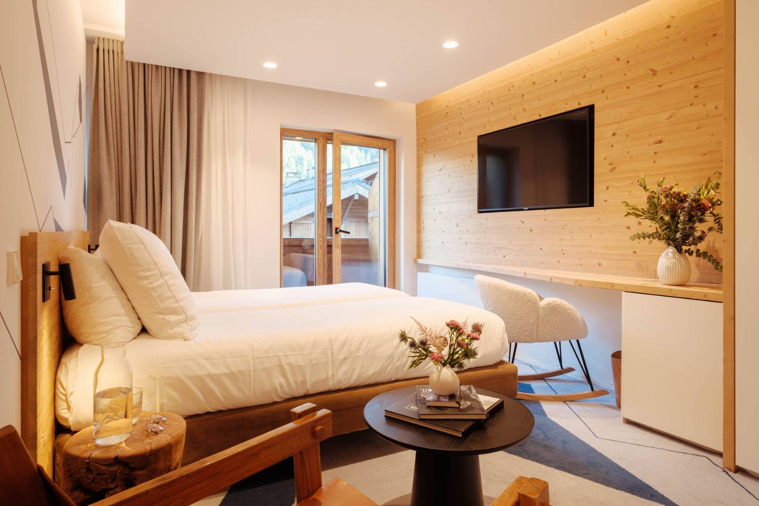 Chambre lumineuse avec accès extérieur – Chalet Les Saytels