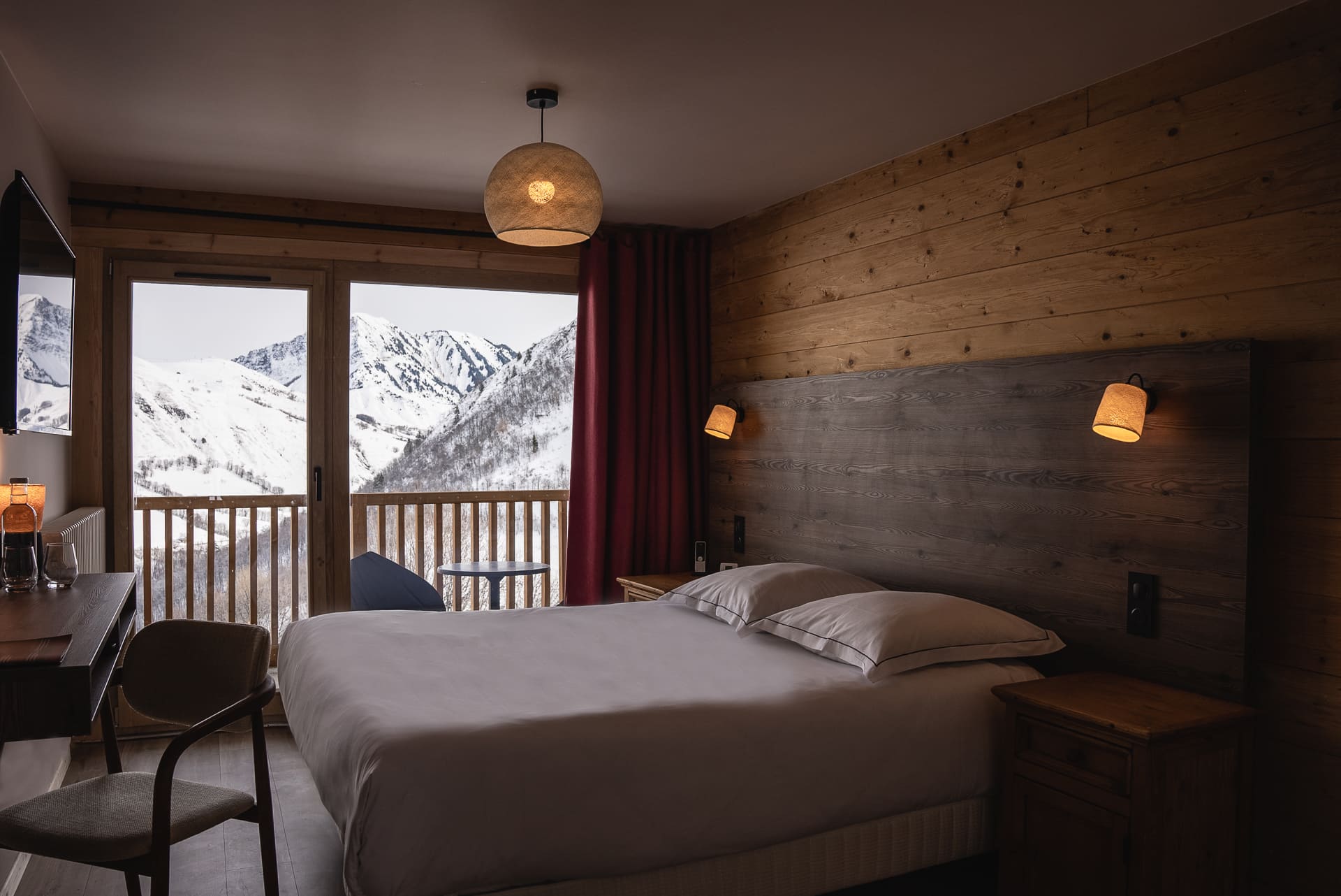 Chambre double avec vue sur montagnes enneigées – Les Cèdres