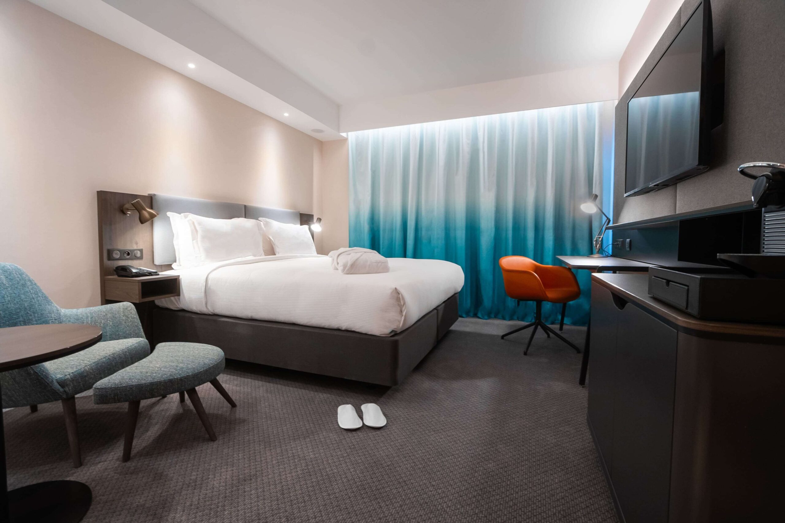 chambre hotel Holiday Inn Paris CDG confort hébergement entreprise