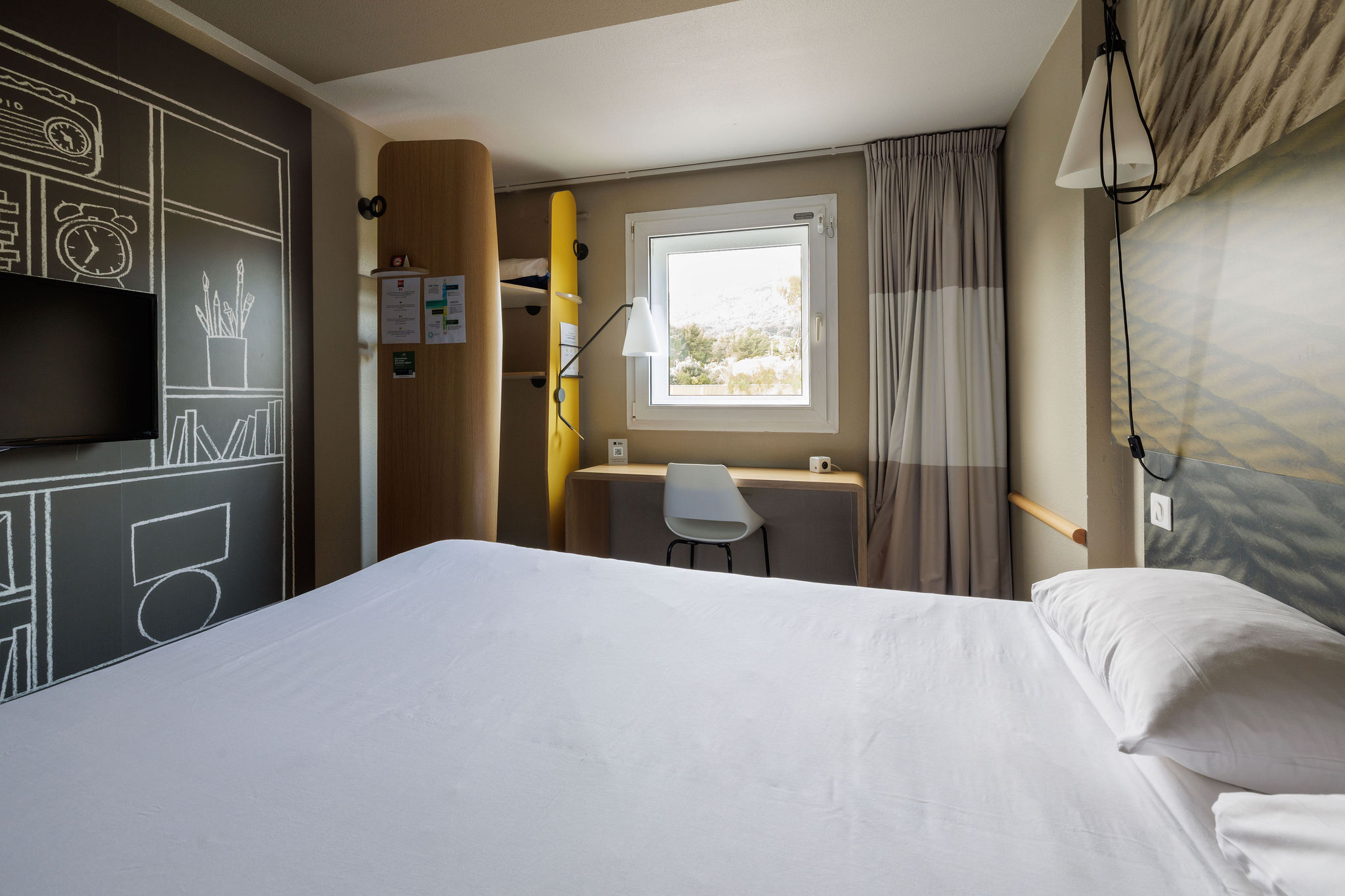 Chambre double moderne à l’Hôtel Ibis Toulon La Valette