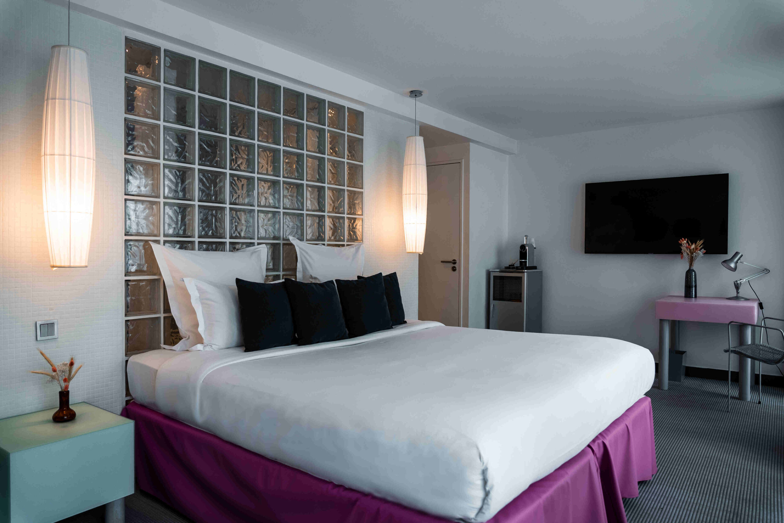 Chambre double moderne avec lit king size