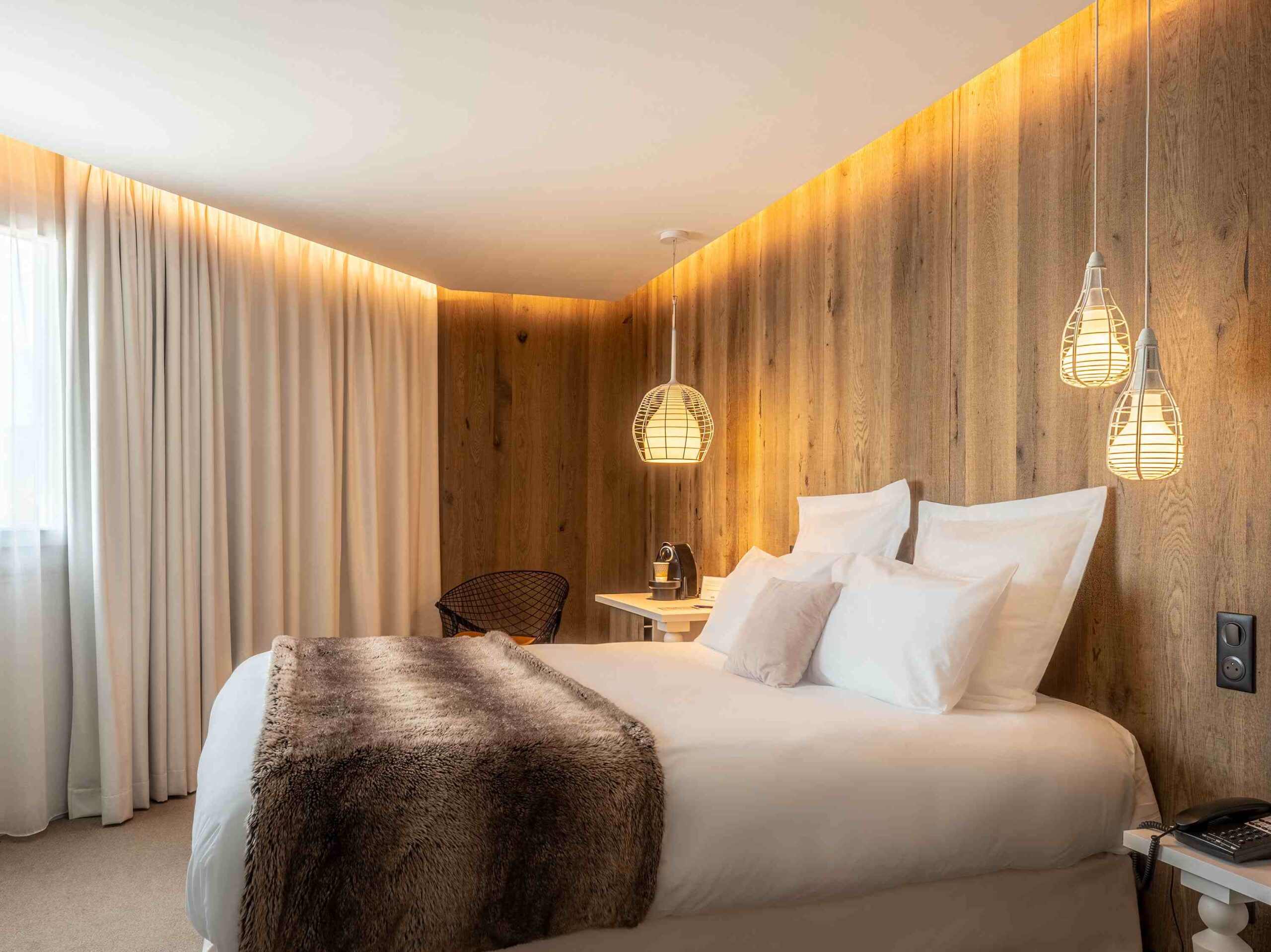 Chambre moderne et confortable du Mercure Hôtel Valence Sud