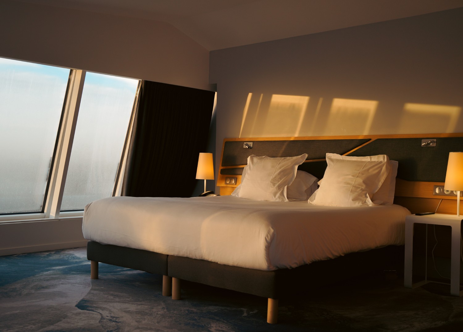 Chambre double contemporaine au Seeko’o Hotel Bordeaux