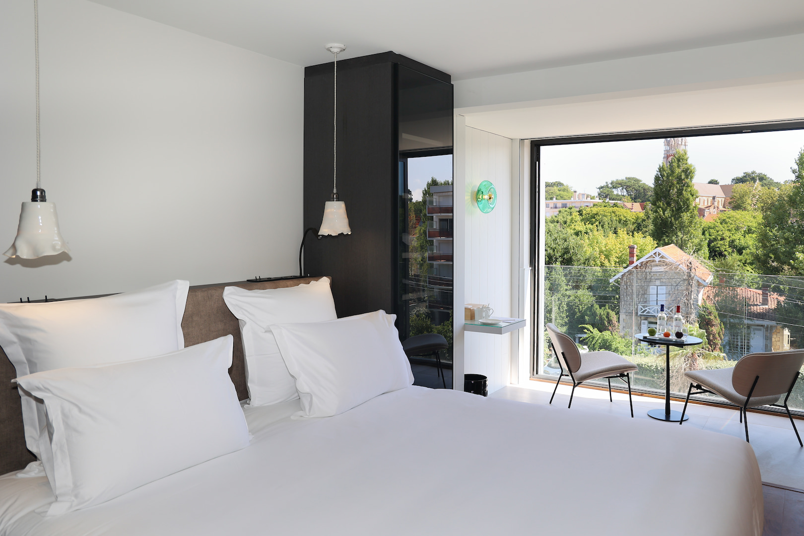 Chambre moderne avec vue jardin – Les Vagues Hôtel & Spa