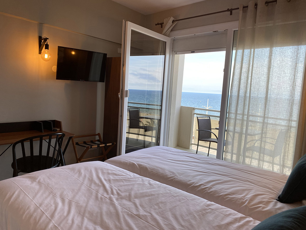 Chambre avec balcon vue mer à l’Hôtel Mar i Cel