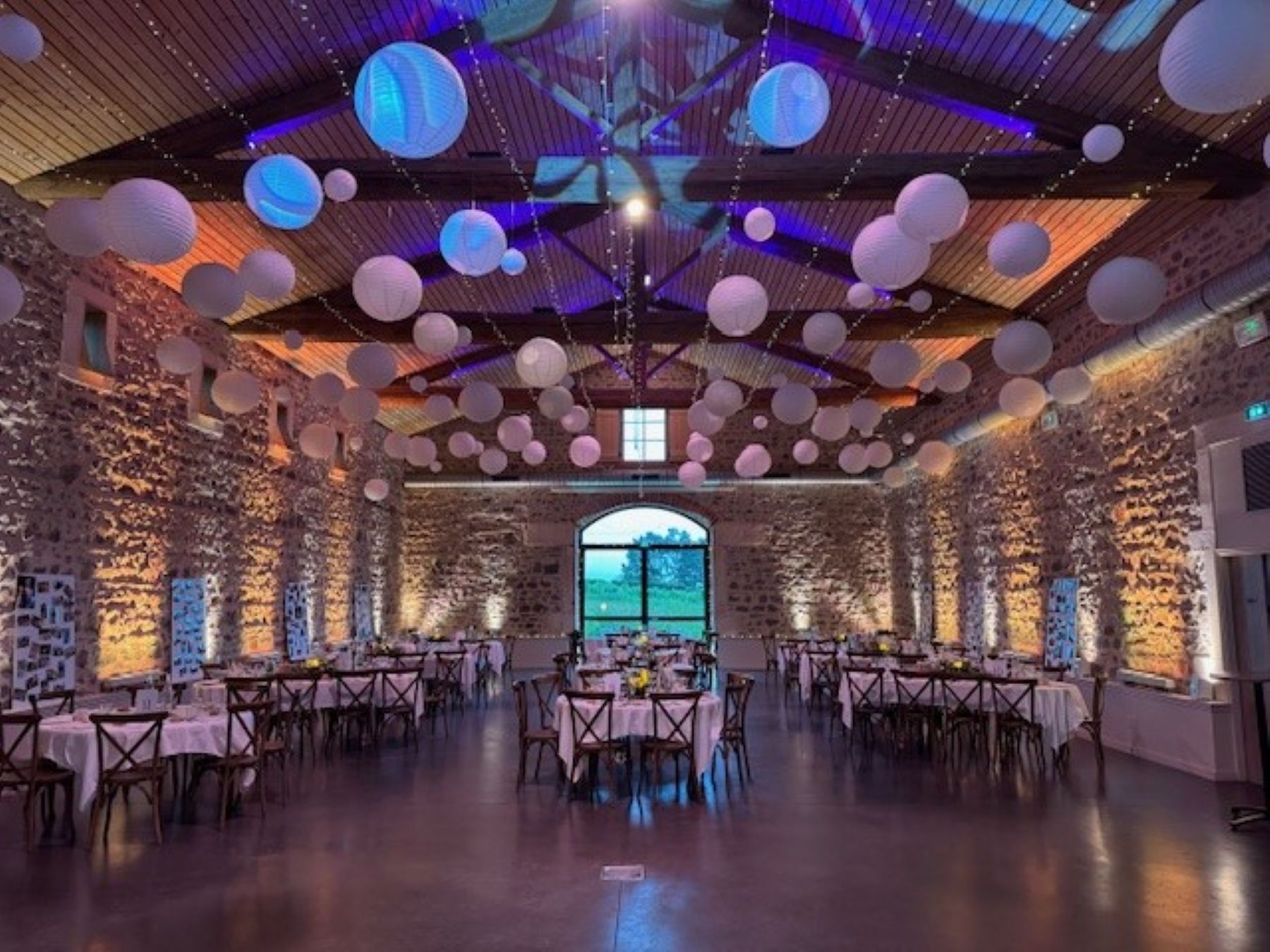 Salle de caractère pour événements professionnels.