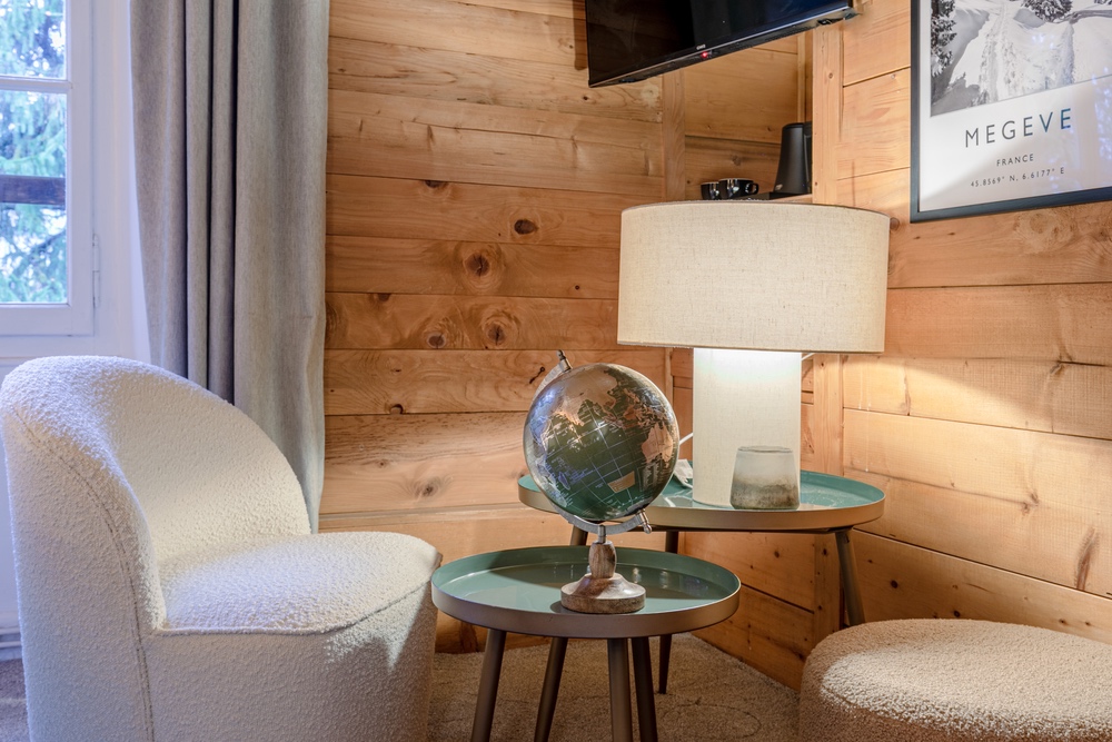 Détails de décoration intérieure en bois et matières naturelles
